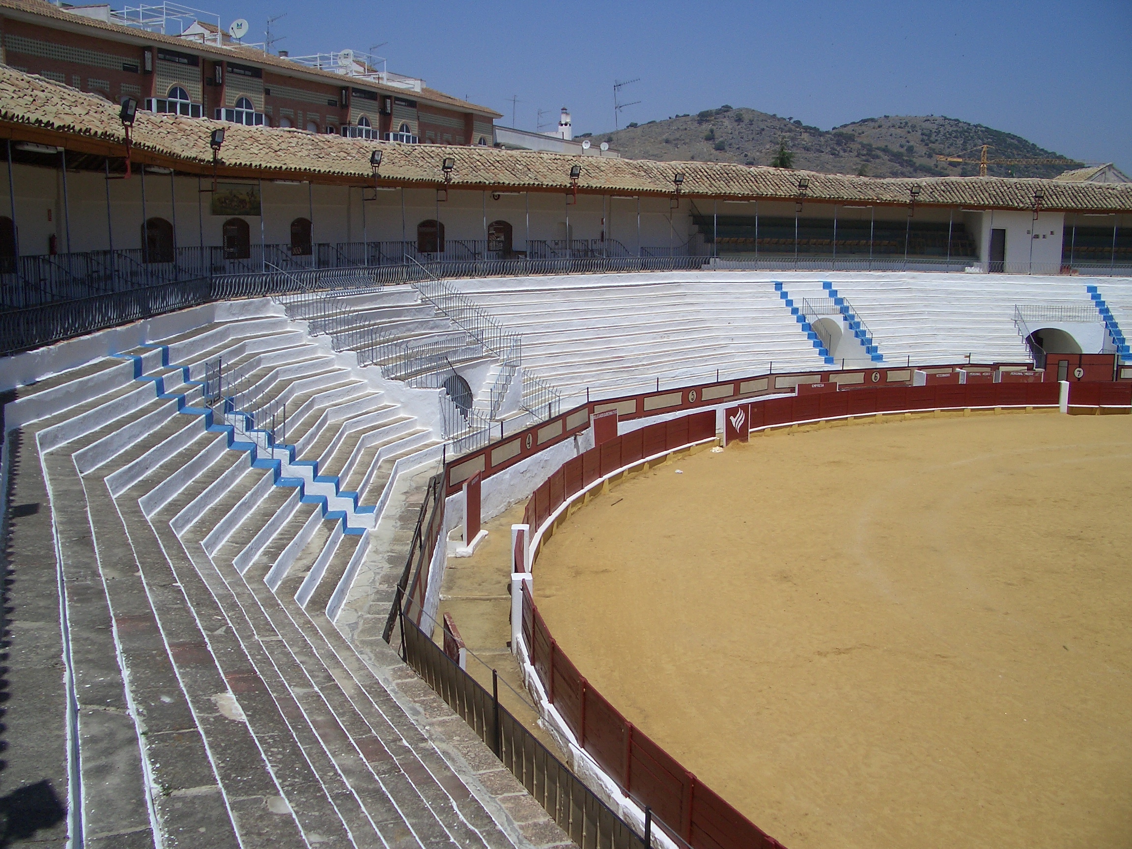 plaza toros1.jpg