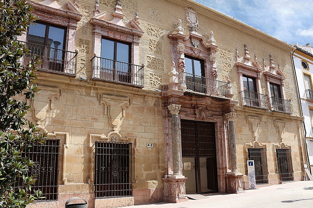 1.4.Galeria.Palacio-de-los-Condes-de-Santa-Ana.Aut_.Miguel.A.Cabeza∏Delegaci¢n-de-Turismo-Excmo.-Ayuntamiento-de-Lucena-2.jpg