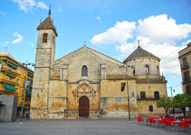 iglesia-de-san-mateo-en-provincia-de-lucena-córdoba-andalucía-españa-66936184.jpg